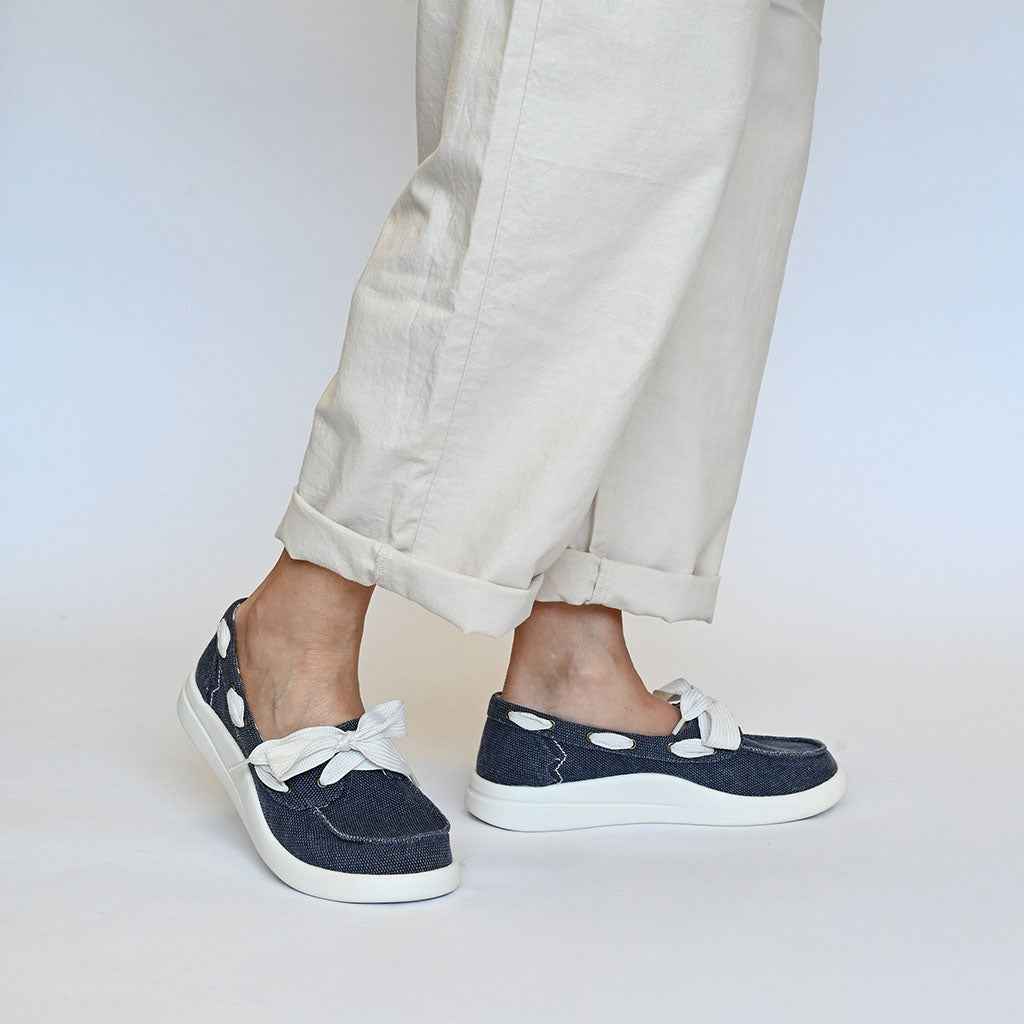 Funseeker Canvas Navy