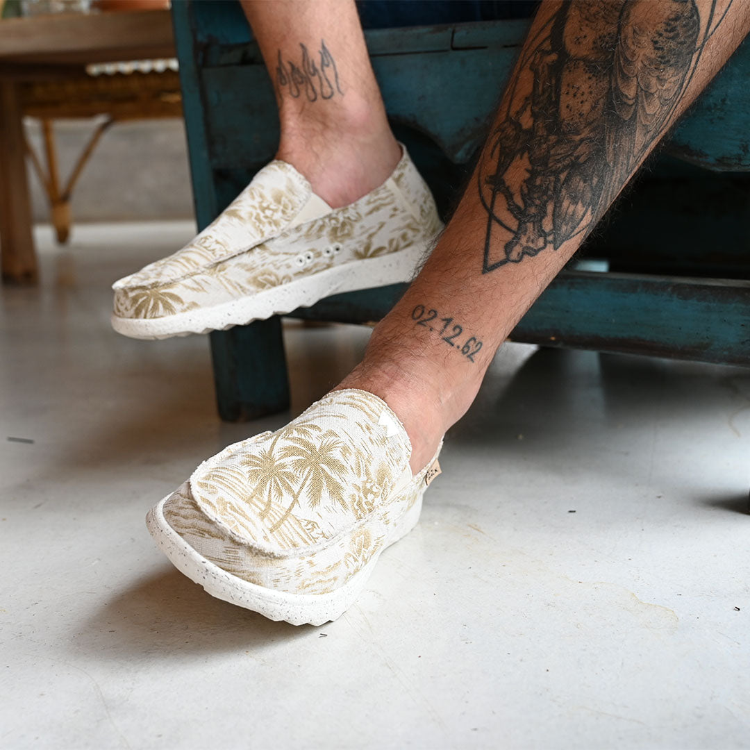 The Couch 2.0 – KickBack Shoes